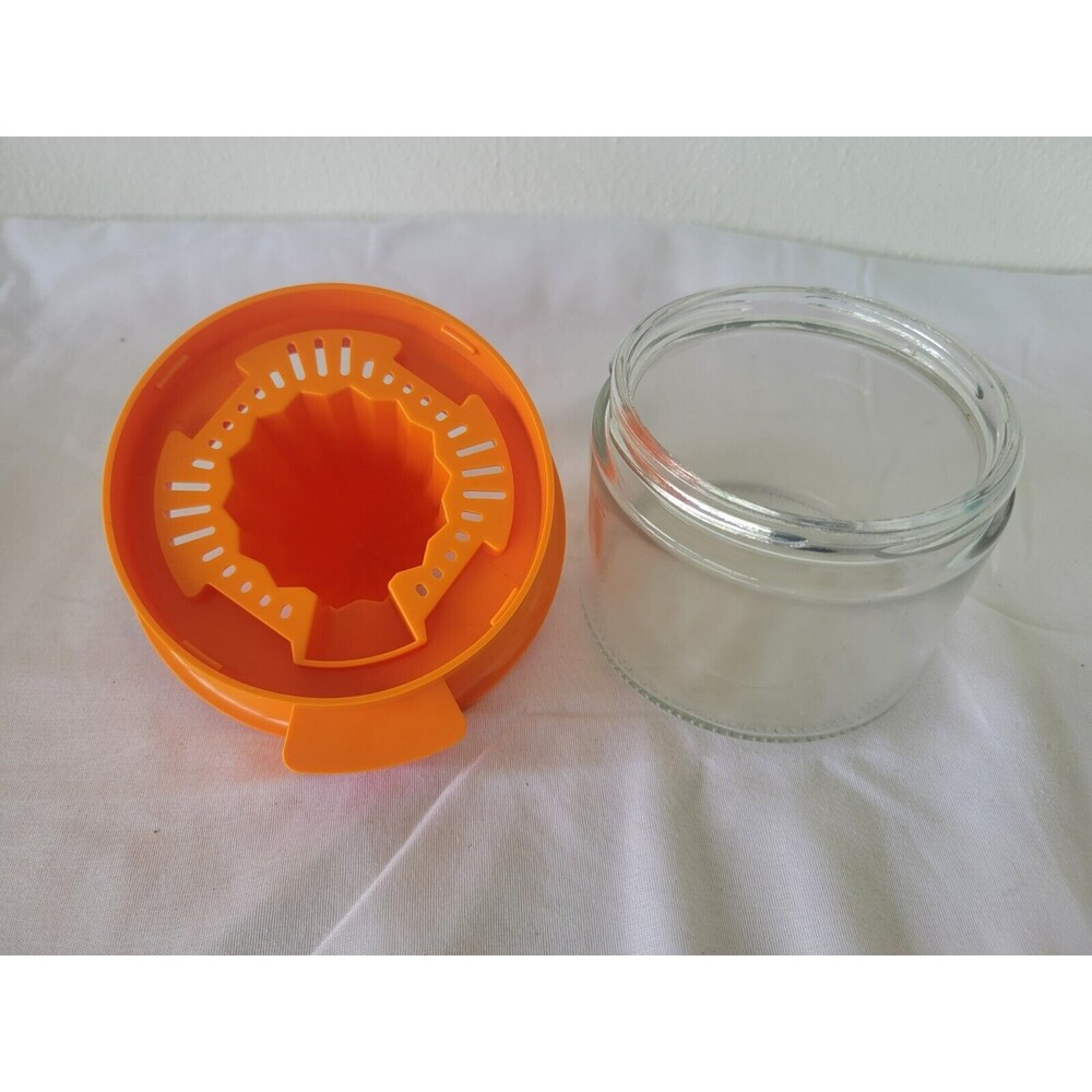 Vintage Gemco Citrus Lemon Juicer Glass Jar Screw On Plastic Lid Built In Spout - Picture 3 of 5